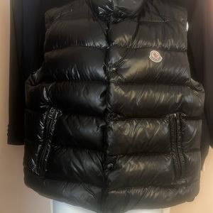 MONCLER Vest - Tibb nylon laque down Vest